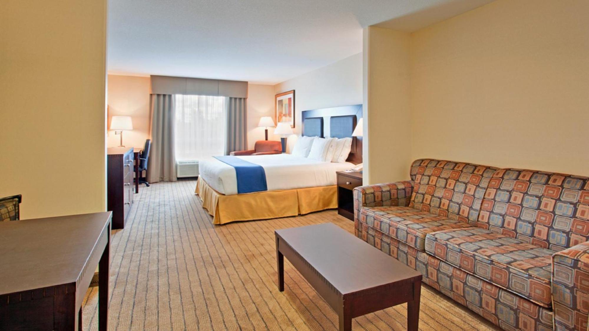 Holiday Inn Express Hotel & Suites Swift Current By Ihg Exterior photo