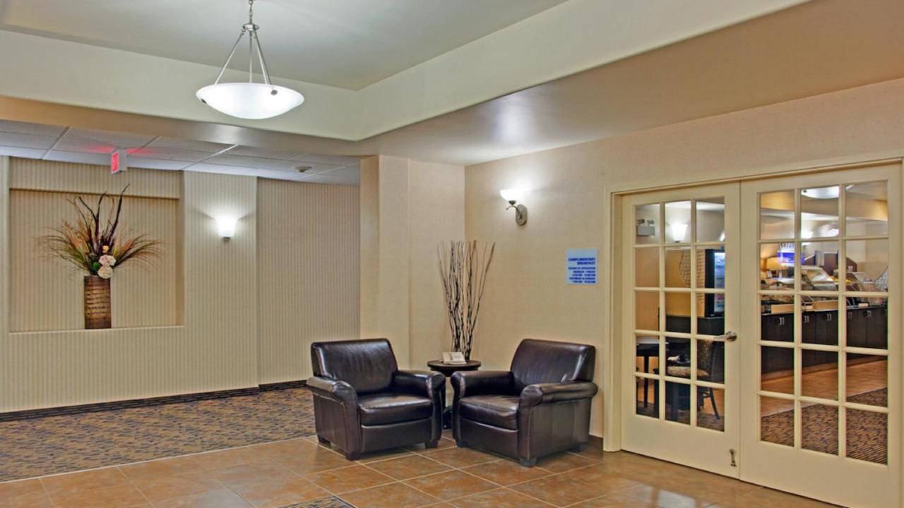 Holiday Inn Express Hotel & Suites Swift Current By Ihg Exterior photo