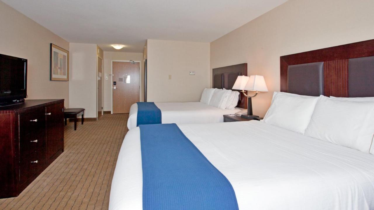 Holiday Inn Express Hotel & Suites Swift Current By Ihg Exterior photo