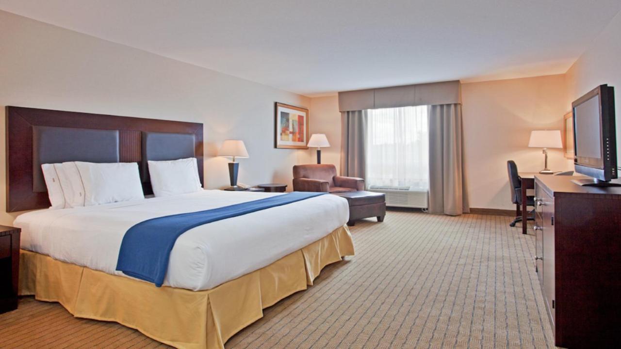 Holiday Inn Express Hotel & Suites Swift Current By Ihg Exterior photo